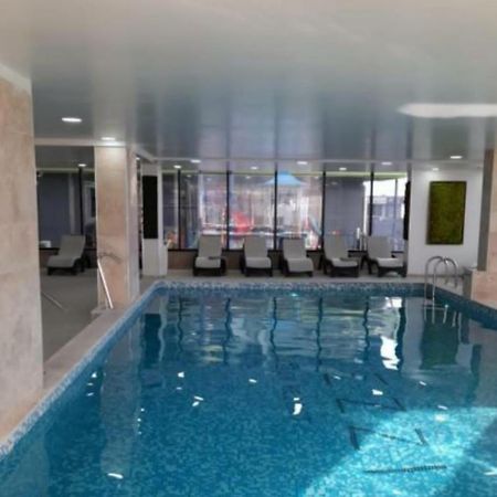 Alezzi Beach Vibe Family Studio With Spa Piscina Interioara Incalzita Sauna Jacuzzi Gym Năvodari Eksteriør billede