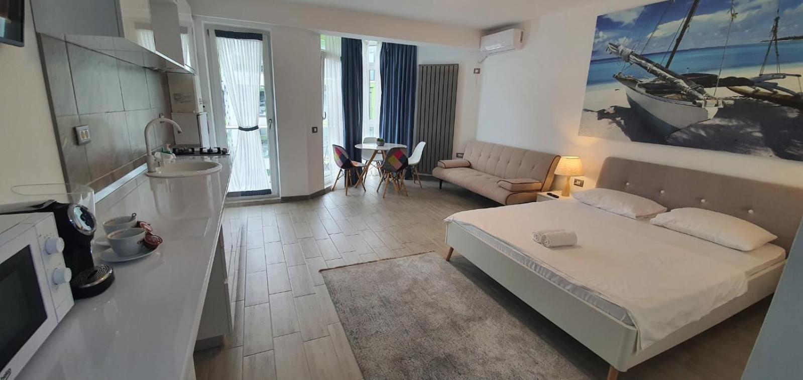 Alezzi Beach Vibe Family Studio With Spa Piscina Interioara Incalzita Sauna Jacuzzi Gym Năvodari Eksteriør billede